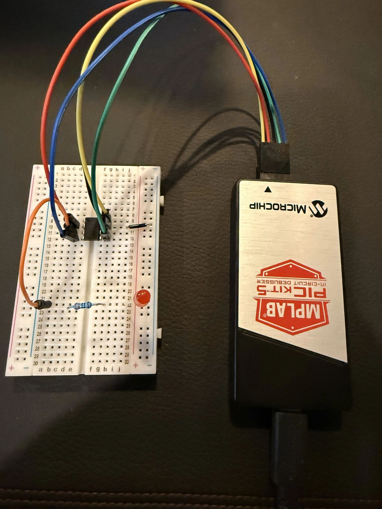 PIC10F200 breadboard setup